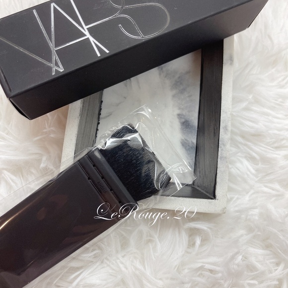 Nars ita kabuki brush * brand new in box - Picture 3 of 3